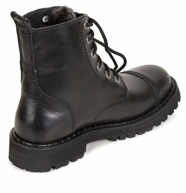 фанаты цска ультрас. болельщики фк динамо москва. ультрасы зимние. коричневые ботинки ultras. ультрасы зимние.