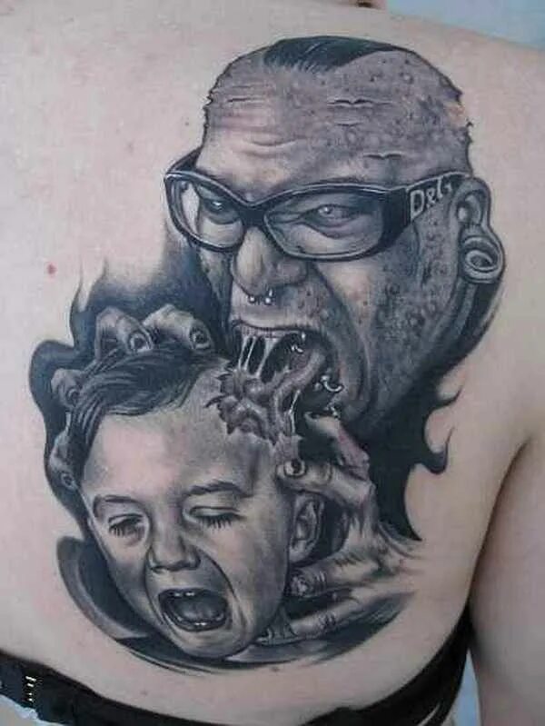 Татуировка связанная с ребенком. Татуировки на тему семьи. Татуировки на рождение ребенка. Тату для братьев. Парные тату для братьев.