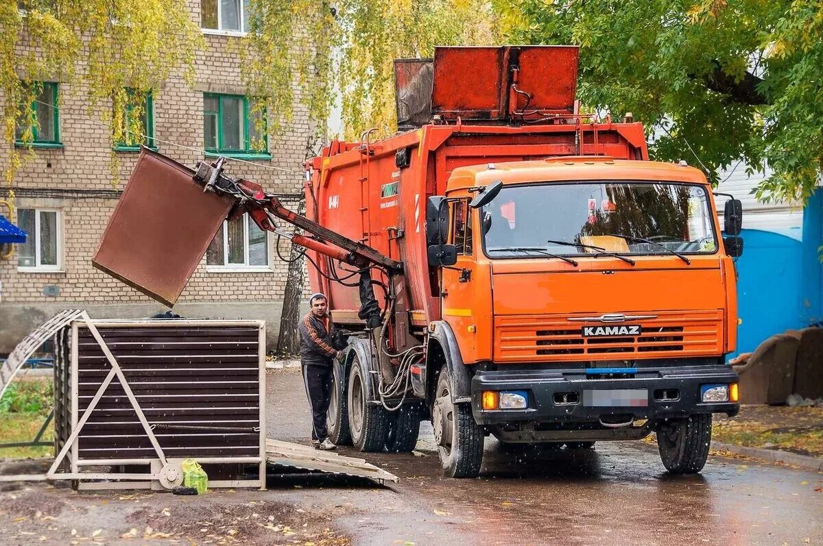 Мусоровоз вакансии москва. Мусоровоз.