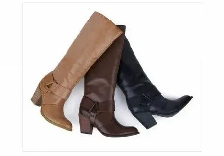 Стилетто өкшелі етік аяқ фетиші