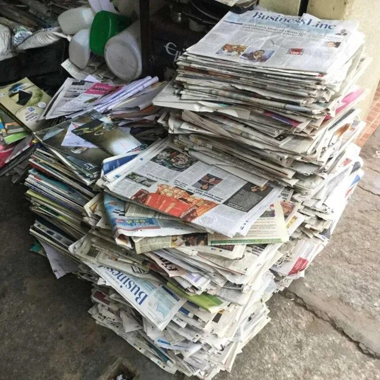 Over issued. Бумага новости. Scraps of newspapers.