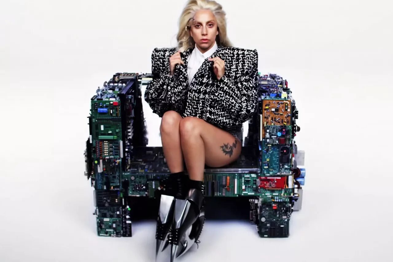 Lady gaga dj tons. Lady Gaga. Леди Гага артпоп. Lady Gaga ARTPOP Photoshoot. Леди Гага Донателла.