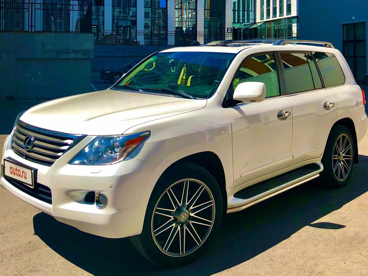 Лексус джип цена. Lexus LX III 570 5.7 2009. Джип Лексус 570 белый. Лексус джип ЛХ. Джип Лексус LX белый.