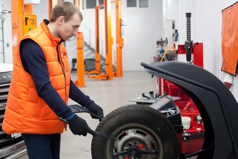 Акция в фит сервис шиномонтаж за 1690. Шиномонтаж 4к. Фит сервис шиномонтаж. Шиномонтаж fit service. Шиномонтаж сосновоборск.