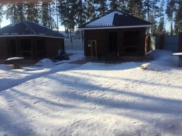 Бузулукский бор отдых домики. Бузулукский бор колтубанка. Бузулукский бор турбаза. Бузулукский бор домики. Дом бор в бузулукском бору.