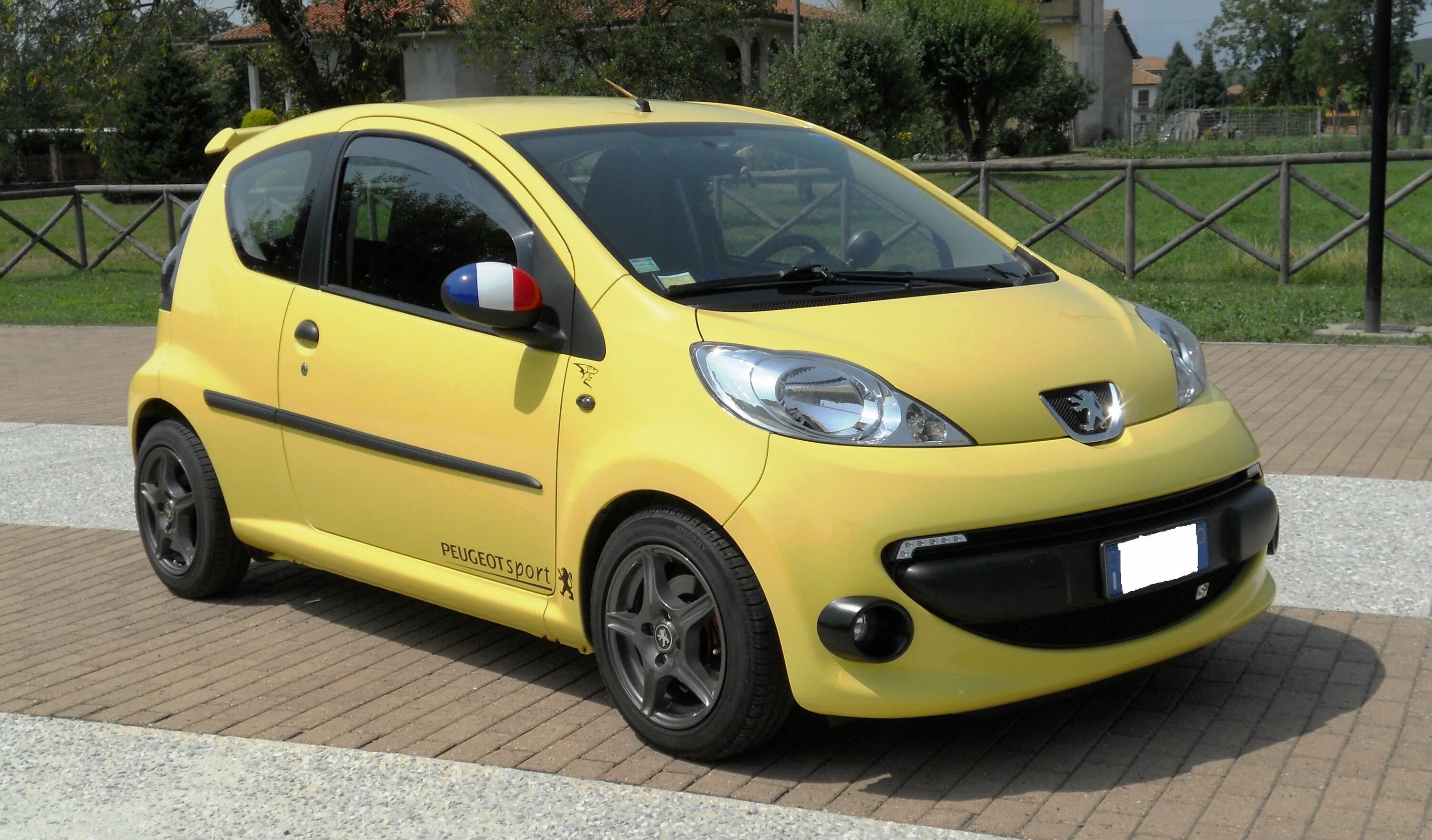 Пежо 107 двухдверная. Peugeot 107 2005. Автомобили пежо 107. Peugeot 107 (5-ти дверный). Пежо 107.