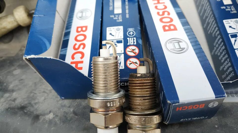 Bosch 0 242 229 699. Свеча бош 699. Свеча бош р6 для Опель Зафира. 14230 Bosch свечи.