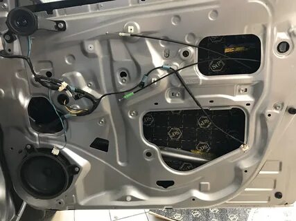 Дверь toyota rav4