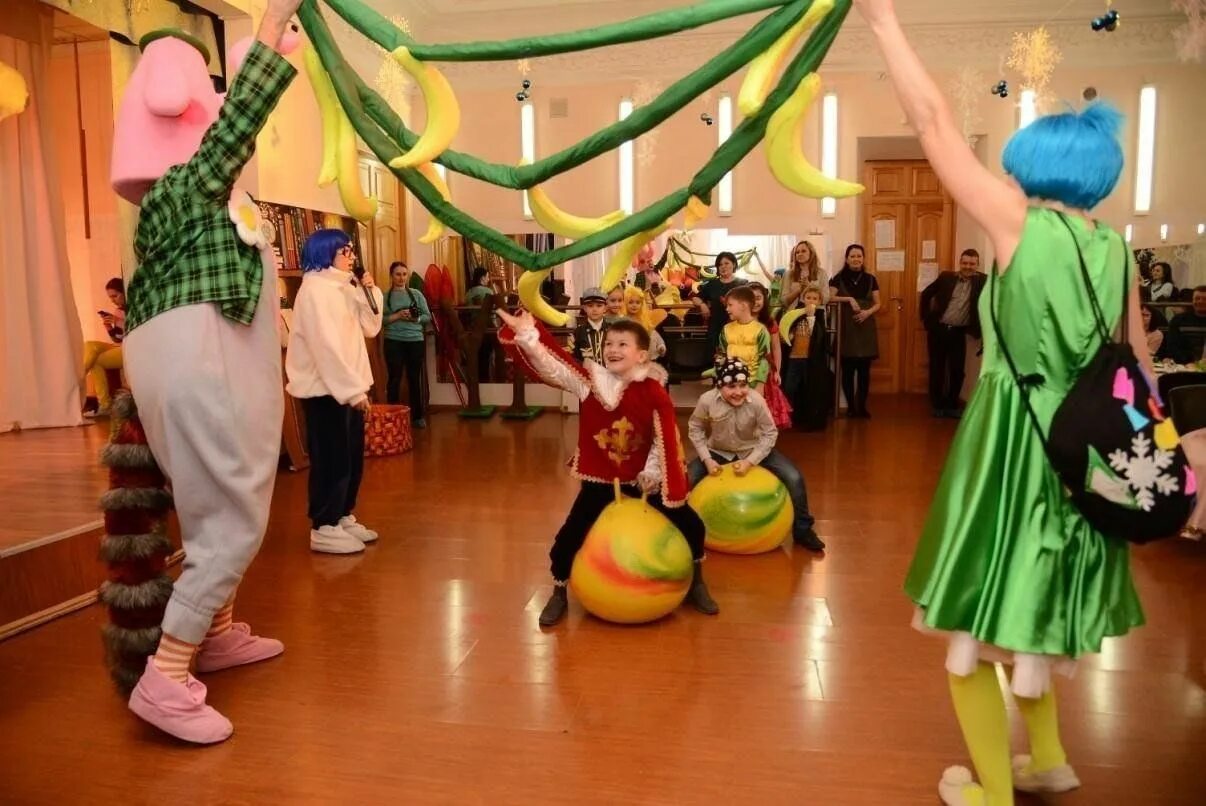 Центр детского развития переполох в липецк. Игровая программа в гостях у. Познавательная программа в гостях у витаминки. Игровая программа "веселые развлечения". Игровая программа в гостях у.