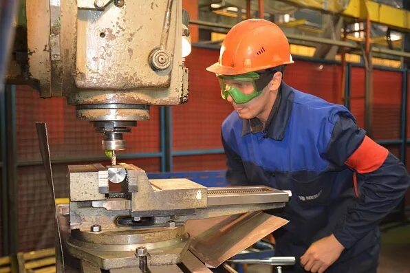 профессия токарь. фрезеровщика. фрезеровщики москва. фрезеровщики москва. фрезеровщики москва.