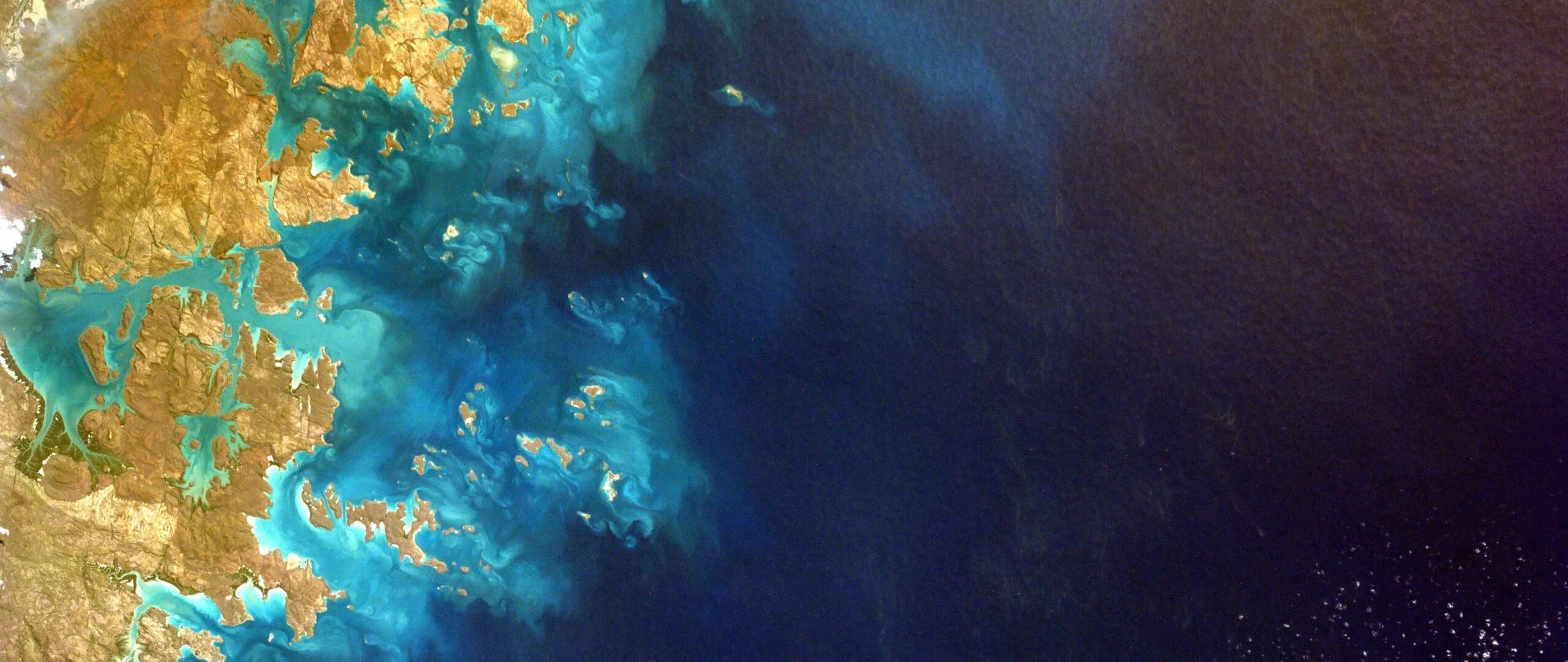 Планета океан название. Мировой океан из космоса. Индийский океан с космоса. Океан вид из космоса. Тихий океан вид сверху из космоса.