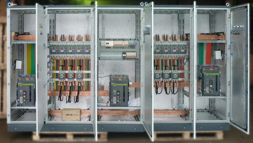 4кв. Распределительный щит 0 4 кв. Щит распределительный грщ 630. Распределя. Щит распределительный 250а.