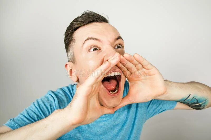 Парень с открытым ртом. Screaming guy. орущий мужчина футболка. ожидание с открытым ртом мужчина.