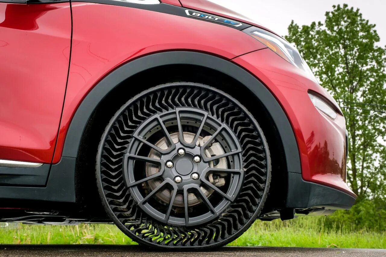 Купить новые шины по низкой цене. Безвоздушные шины Michelin. Безвоздушные шины Michelin Tweel. Безвоздушная резина Мишлен. 1) Michelin-Tweel безвоздушные шины.