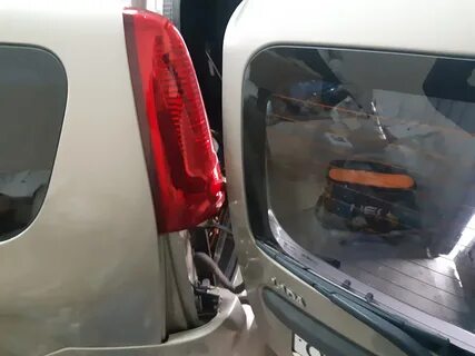 Как поменять лампочку на ларгусе задний