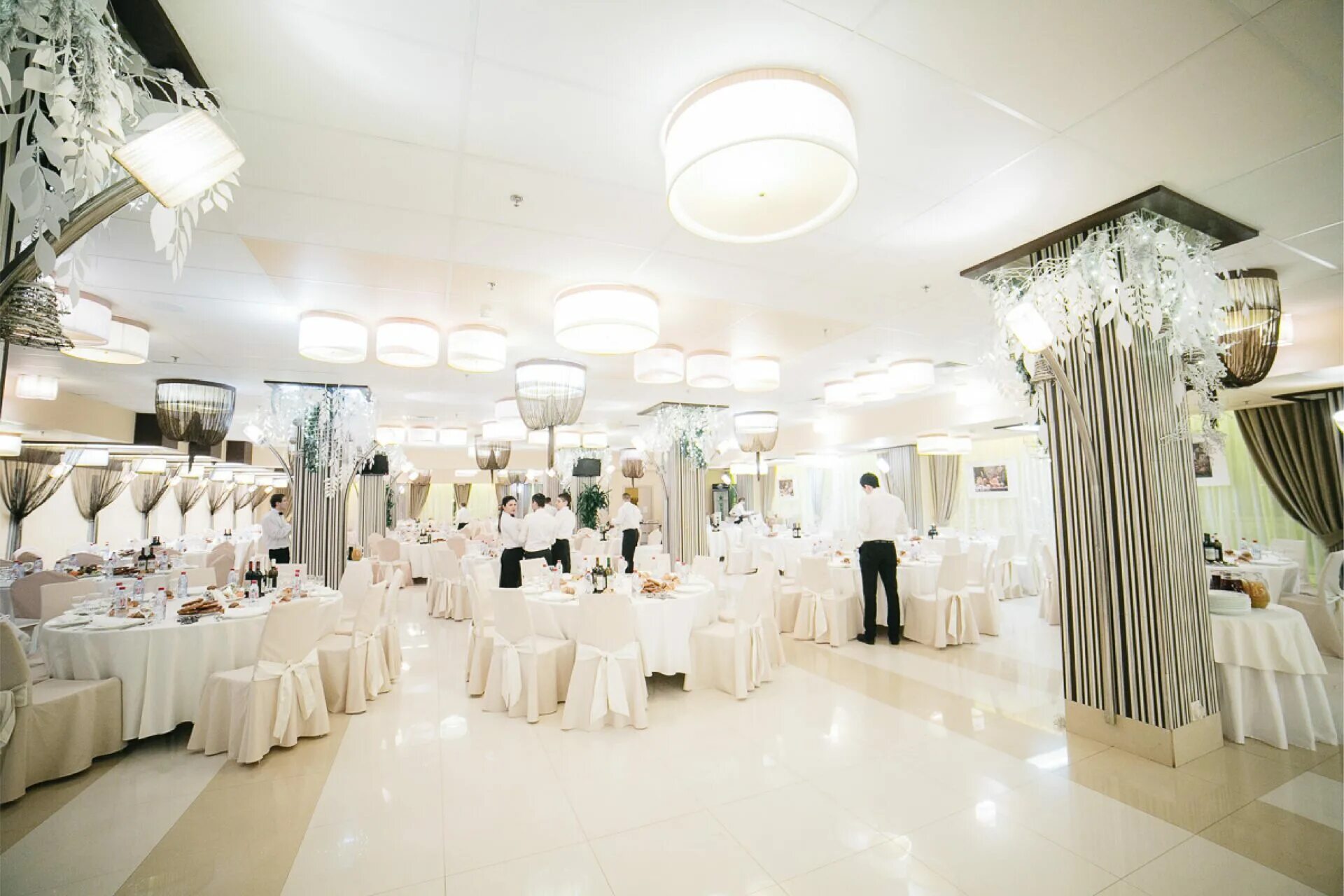 Vega малая. Вега курск ресторан. Вега зал фантазия. Vega малая. Vega малая.