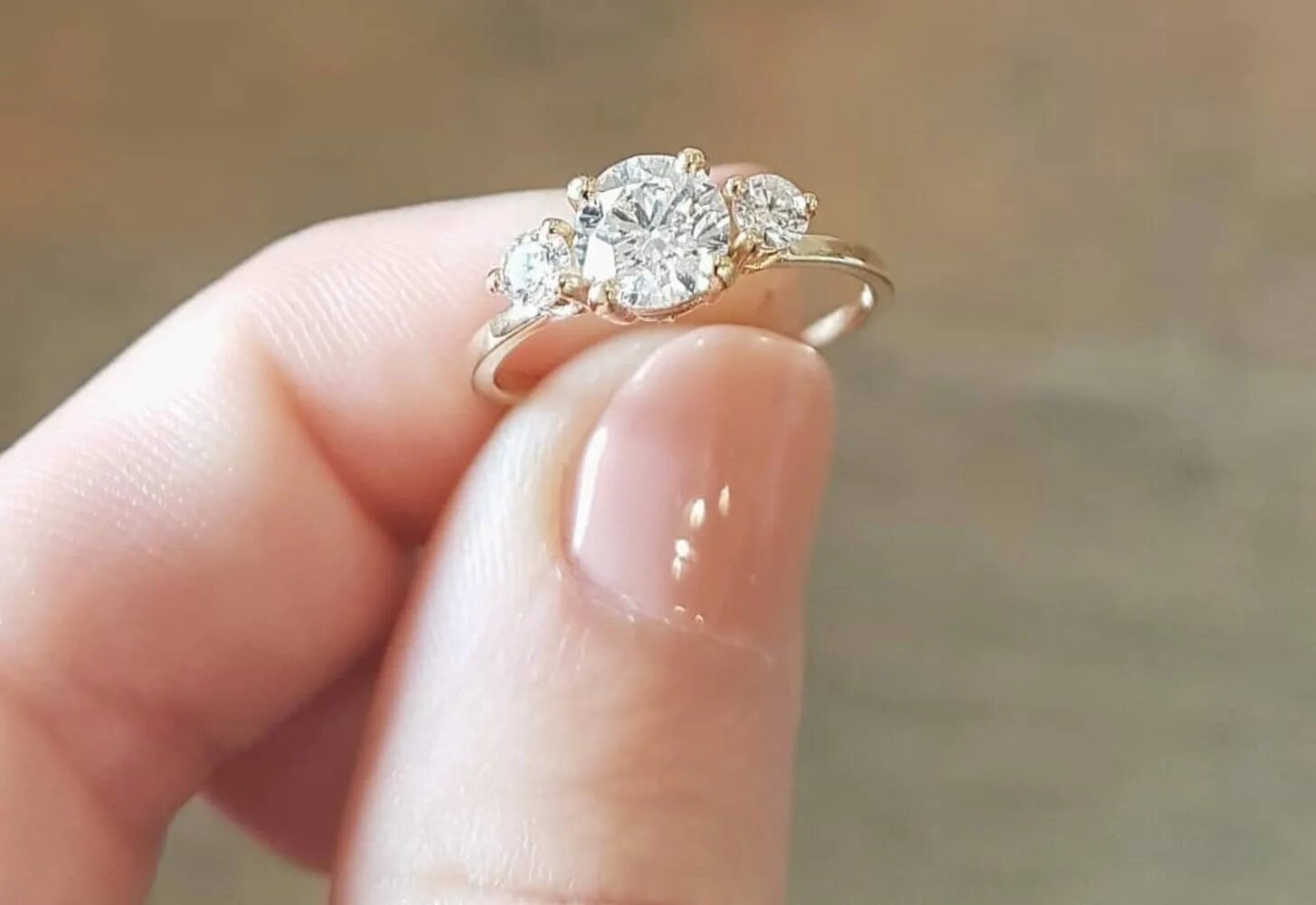 Сон одели кольцо золотое кольцо. Ювелирное кольцо Кружевница. 1 Round Stone Engagement Ring. Le bebe Jewelry Ring. Перстень женский таскать сонник.