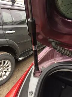 Газовый упор багажника солярис
