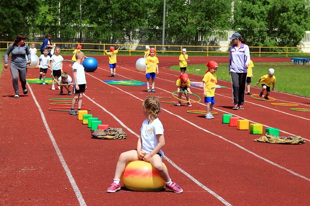 Спортивный праздник для детей. Весёлые старты эстафеты. Веселые старты. Спортивные соревнования для дошкольников. Спортивные мероприятия.