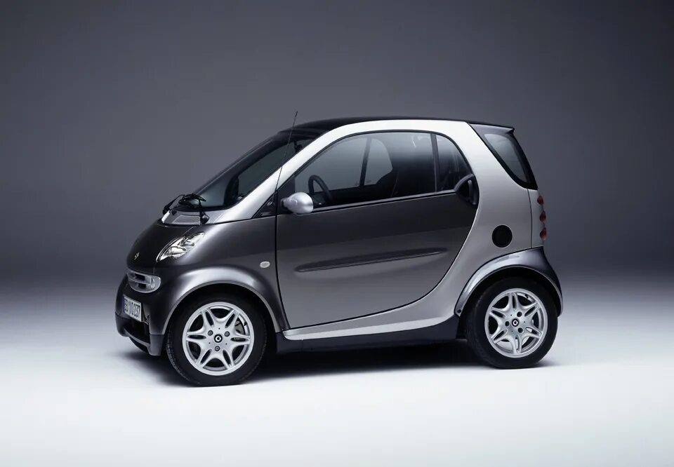 Двухместный мини. Mercedes Benz Smart Fortwo. Smart Fortwo (w450). Mercedes Smart Fortwo 1000. Mercedes Benz Smart Fortwo w450.