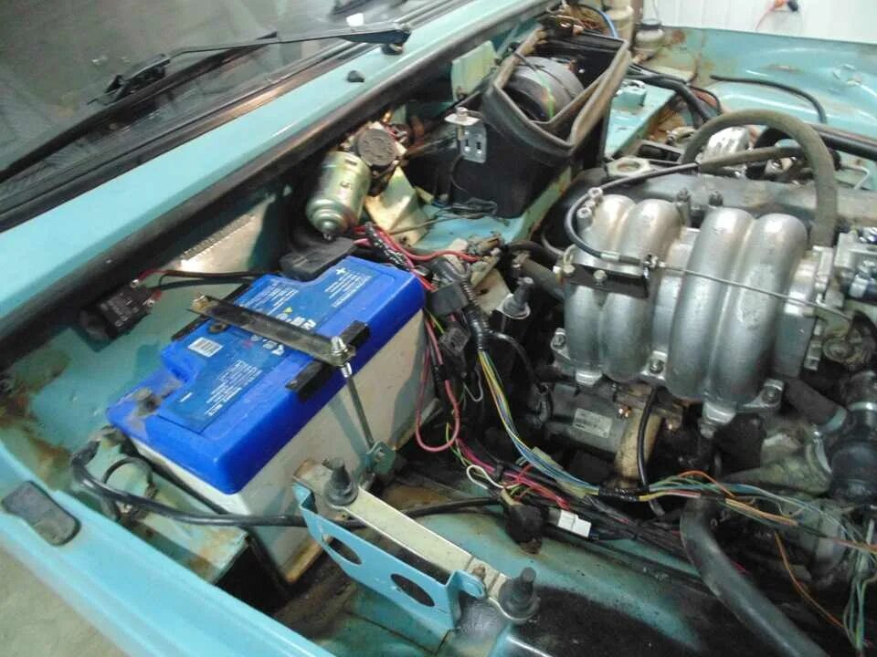 Ваз 2121 инжектор. Мотор инжекторный нива 21213. Мотор 2106 инжектор. Патрубок td27. Установка инжектора на ниву.