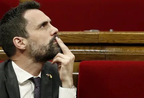 El conseller de Empresa y Trabajo en el Parlament. 