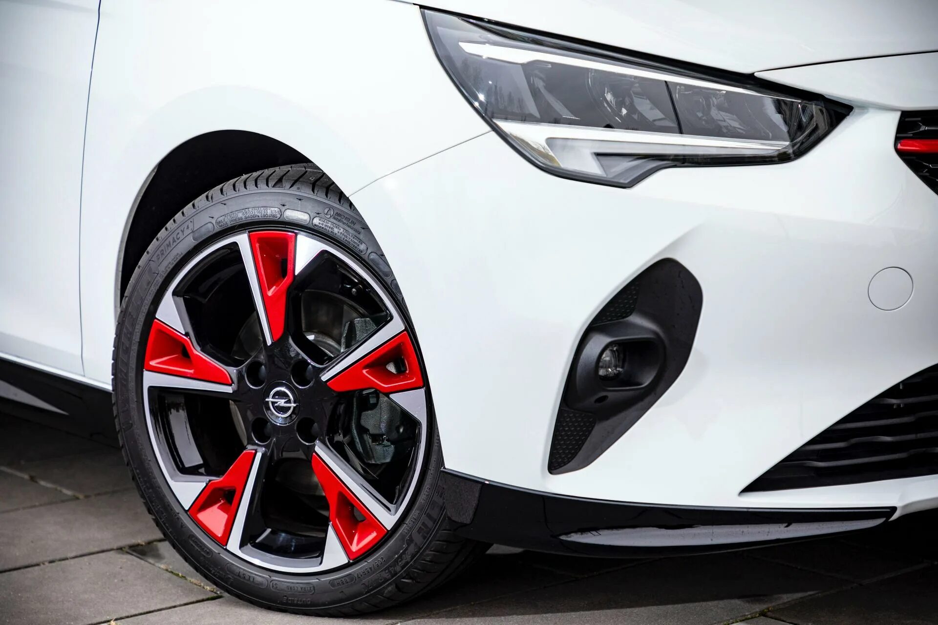 Опель аксессуар. Opel Corsa f Sport Edition. Corsa 2023. Опель Корса диски r17. Opel Corsa Cover Wheel.