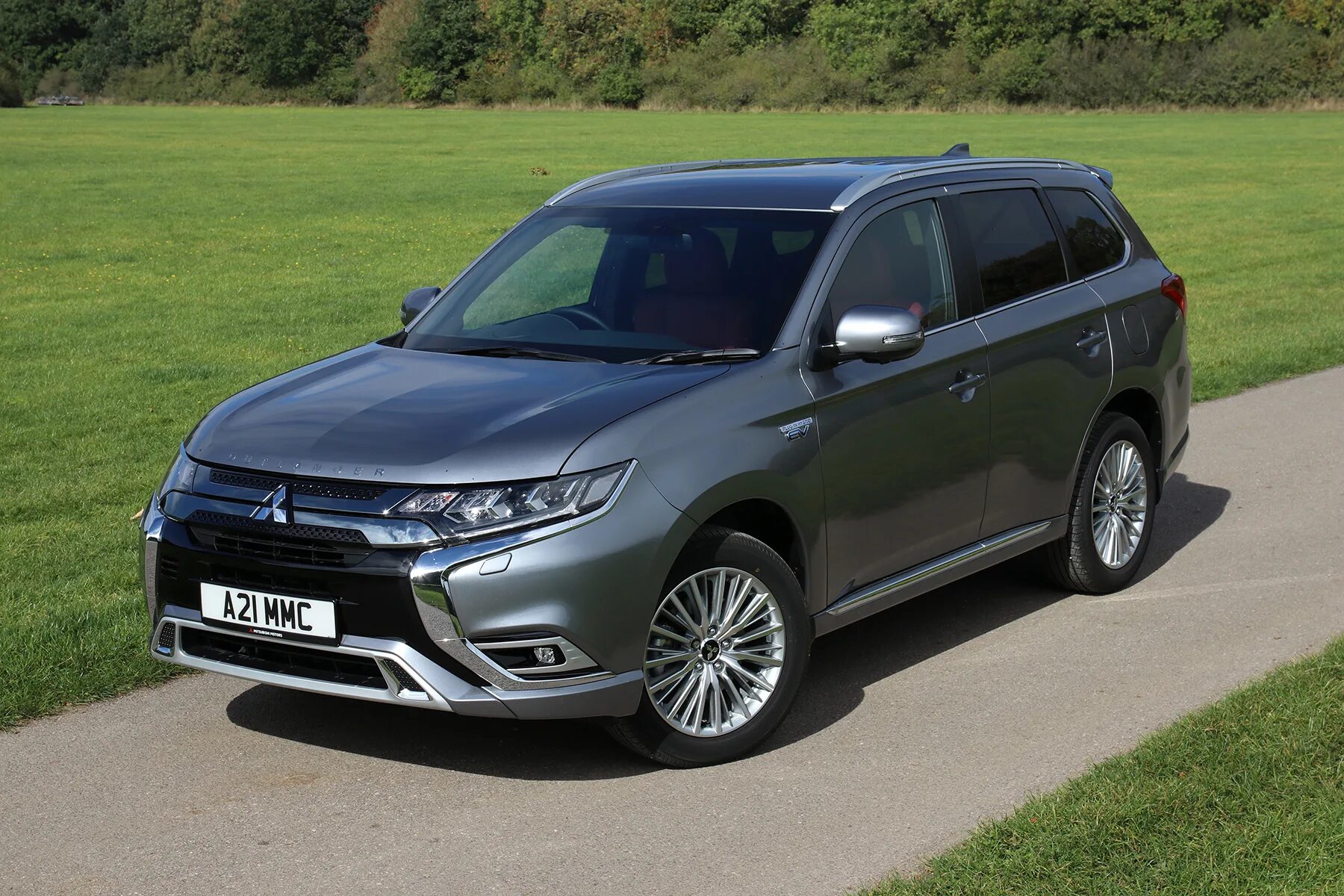 Мицубиси аутлендер каталог. Мицубиси аутлендер phev. mitsubishi outlander phev. мицубиси аутлендер 2019. mitsubishi outlander 2025.