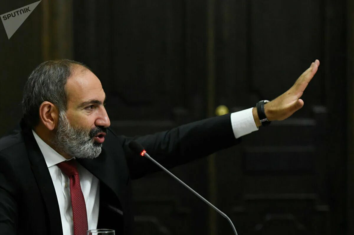 Бывший премьер министр армении. Nikol Pashinyan. Премьер-министр Никол Пашинян. Премьер Армении Никол Пашинян портрет.