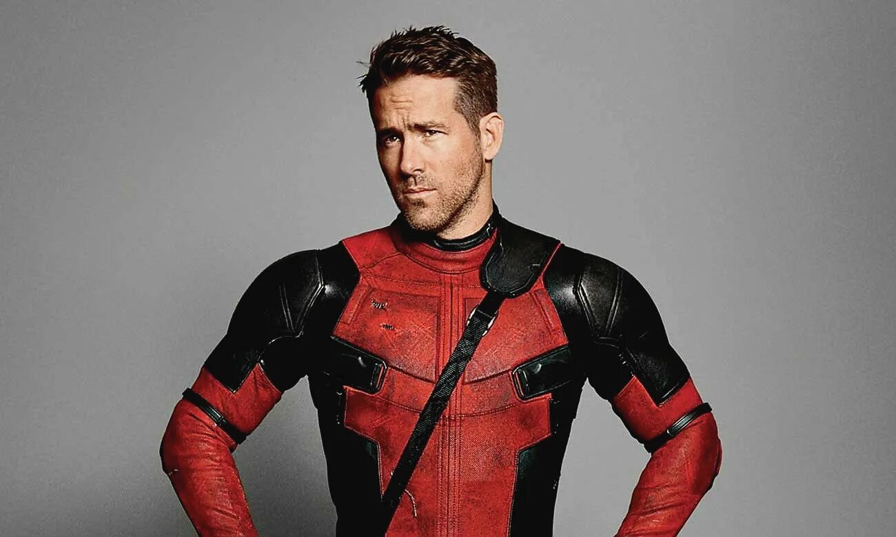 Райан рейнольдс дэдпул 3. Райан рейнольдс уэйд уилсон. Райан рейнольдс в костюме. Райан рейнольдс в роли дэдпула. Райан рейнольдс дэдпул прическа.