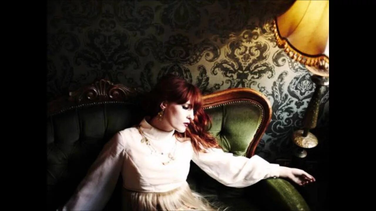 Florence the machine call me. Флоренс Уэлч фотосессии. Группа Florence and the Machine Изабелла. Florence + the Machine "lungs". Florence Welch Live.
