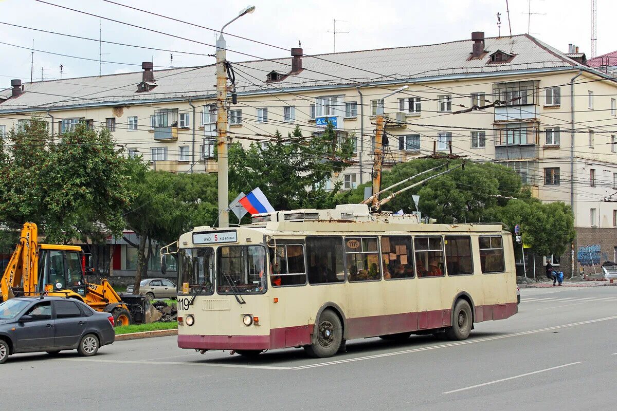 Троллейбусы челябинск сегодня. Троллейбус Челябинск зиу682. Троллейбус ЗИУ Челябинск. Троллейбус Челябинск ЗИУ-5. ЗИУ 682г-017.