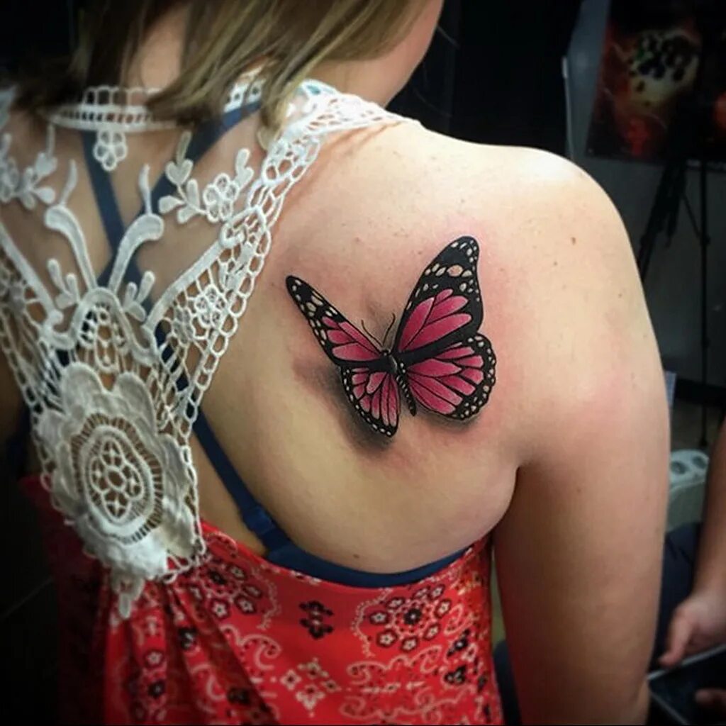 тату бабочка. татуировка бабочка на спине. 3д тату для девушек. тату бабочки на спине. тату бабочки на спине.