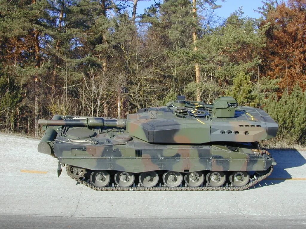 Стен лео 2.3. Леопард 2а4. Leopard 2a4. Leopard 2a4 Бундесвер. Танк леопард 2а6.