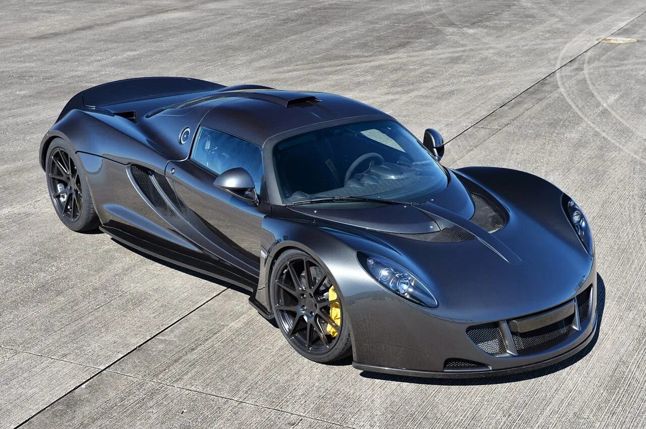 Быстрые серийные машины. Машина Hennessey Venom. Хеннесси Веном gt. Машина Hennessey Venom gt. Hennessey Venom gt 2014.