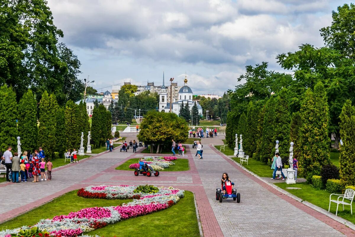 Где можно погулять в городе. Горсад Тверь. Горсад и парк Тверь. Тверь Горсад набережная. Центральный парк Тверь.