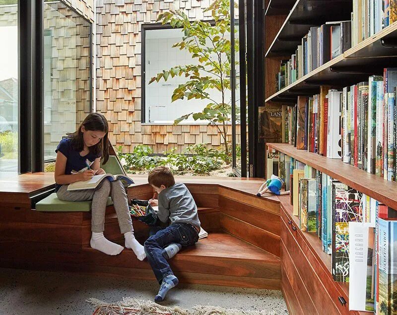 Книголюб работа