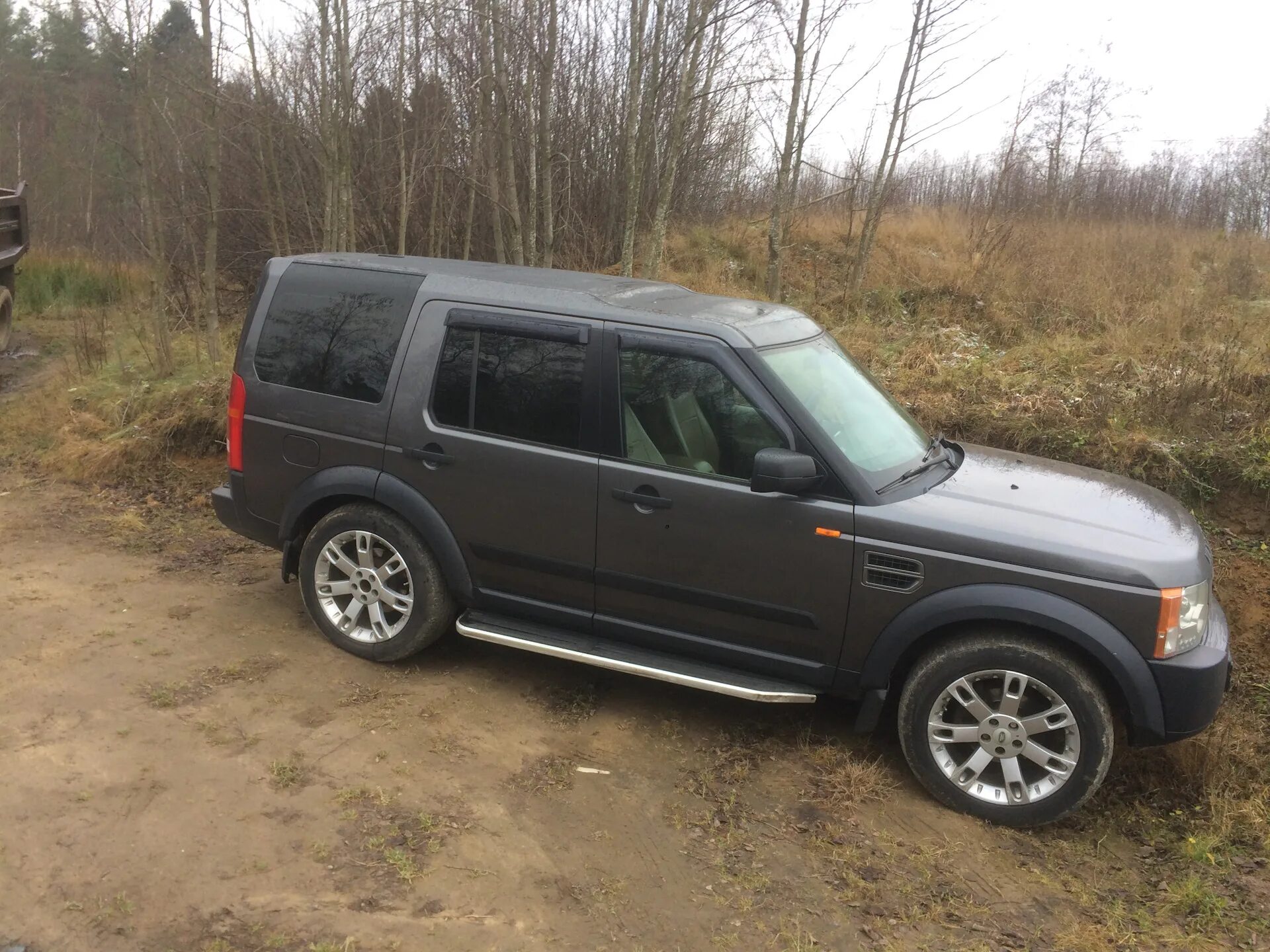 Колеса дискавери 3. Land Rover Discovery 3 r20. Land Rover Discovery 2 r20. Диски r20 Discovery 4. Диски Discovery 3.