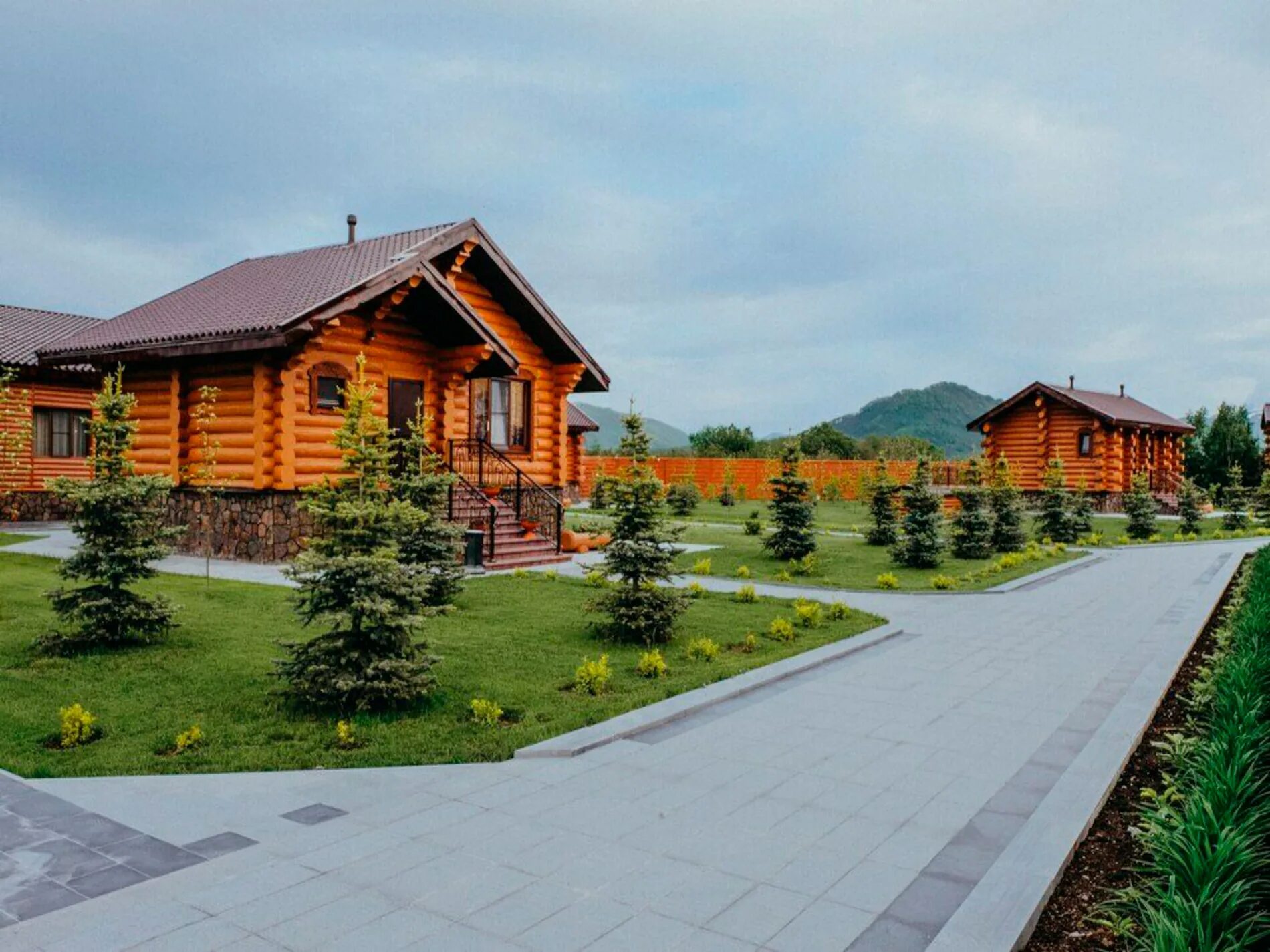 Камчатка виллы. Домики на океане камчатка. Антариус паратунка. Гикало купцов архитекторы. Гостиница снежная долина петропавловск-камчатский.