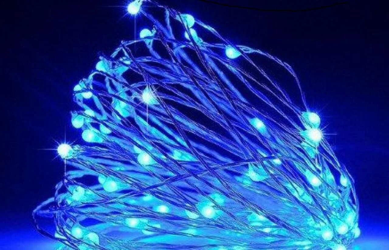 Гирлянда капельки росы на елке. Гирлянда роса нить ариадны. Гирлянда led100 желтая 10м на батар. Диодная гирлянда роса проволока 100 метров. Гирлянда роса нить ариадны.