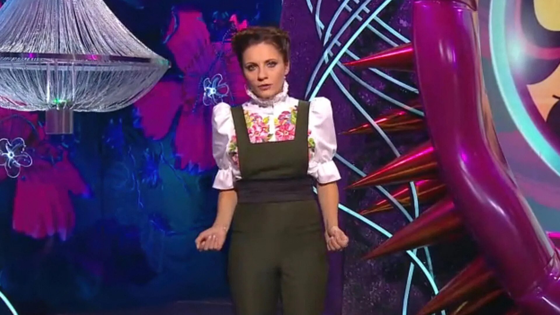 Камеди вумен московские хипстеры. Семья хипстеров камеди. Comedy woman бенефис варнавы. Камеди вумен 2. Камеди вумен 12 месяцев в лесу.