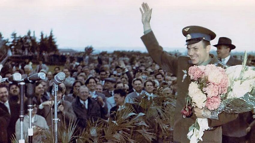 Чествование первого Космонавта – Юрия Гагарина. Гагарин 1961. Встреча Юрия Гагарина в Москве. Какую песню напевал гагарин во время приземления