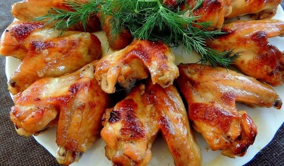 Как вкусно замариновать крылышки для духовки. Как вкусно замариновать крылышки для духовки