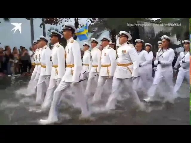 Марш моряков в таиланде. Моряки на параде. парад в тайланде. парад в тайланде с участием русских моряков. моряки маршируют.