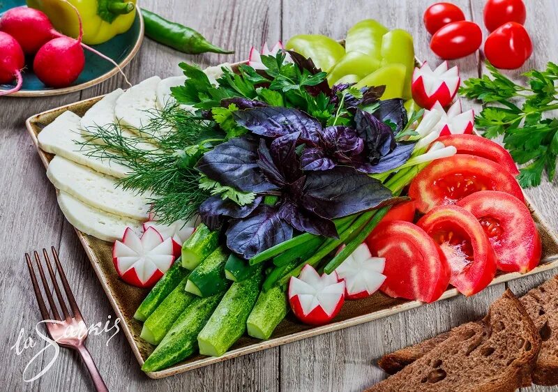 Овощи гриль ассорти. Сервировка мясного ассорти. Соленья огурцы патиссоны помидоры ассорти. Готовим ассорти. Сет «ассорти мангал» джорджия.