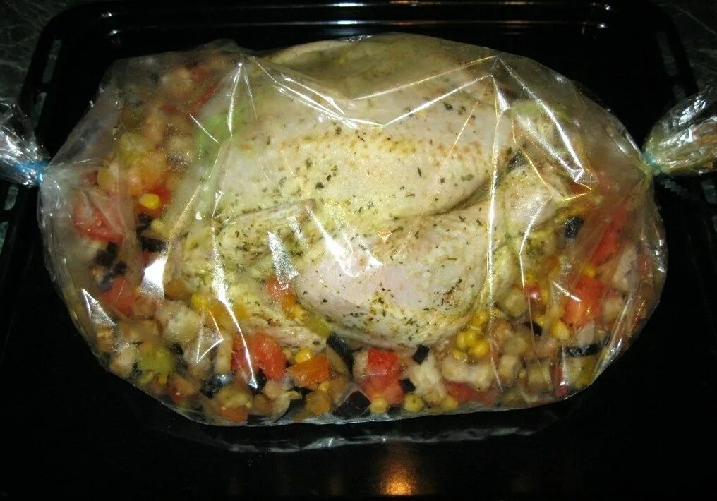 курица с овощами в рукаве. овощи в пакете для запекания. курица с овощами в духовке в рукаве. рис в рукаве для запекания. курица в рукаве для запекания.