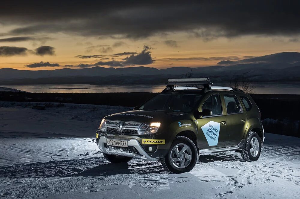 Тест драйв дастера. Renault Duster Экспедиция. Рено Дастер Арктик Тракс. Люстра светодиодная Рено Дастер. Рено Дастер Арктик трек.