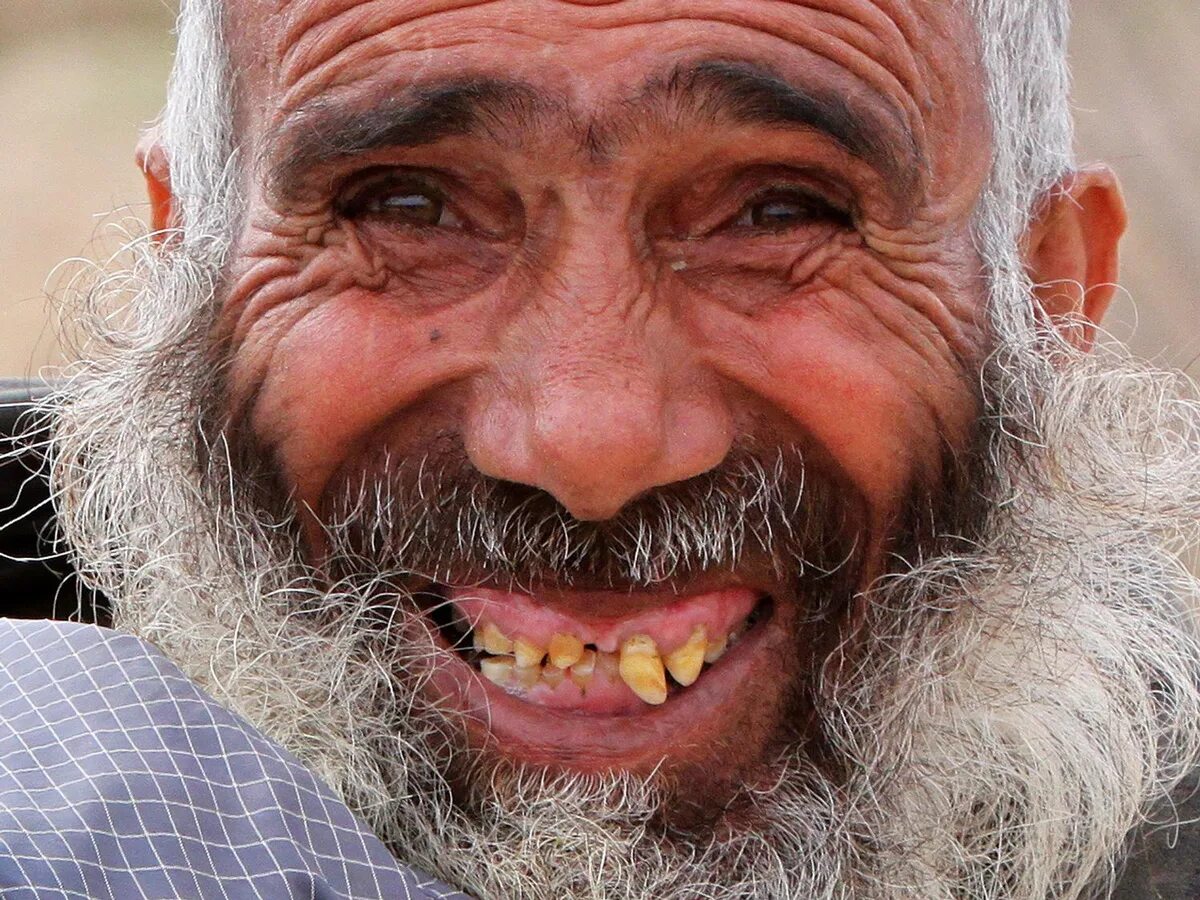 Старые без зубов