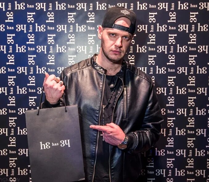 кейс в дизайне примеры. He has 34. оформление кейсов дизайн. He has 34 рубашки. He has 34.