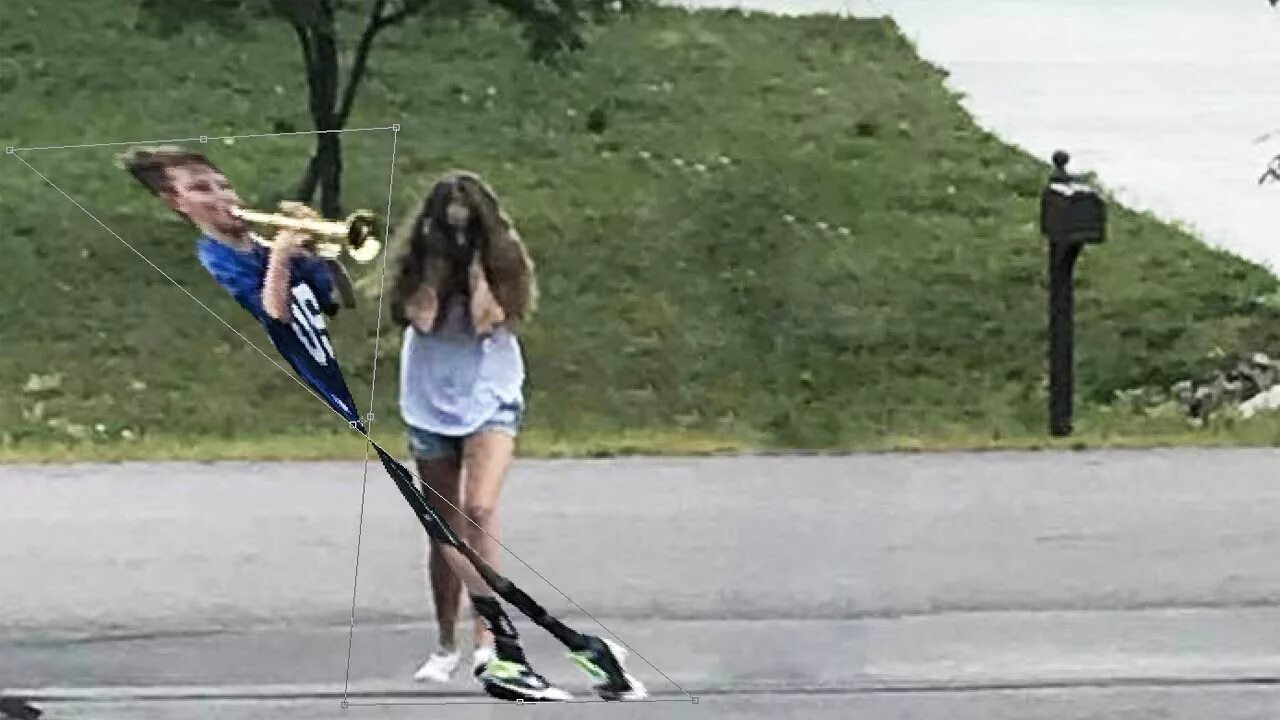 Trumpet boy. Trumpet boy оригинал. Мем парень с трубой и девушка. Мем парень с дудкой. Дудка мем